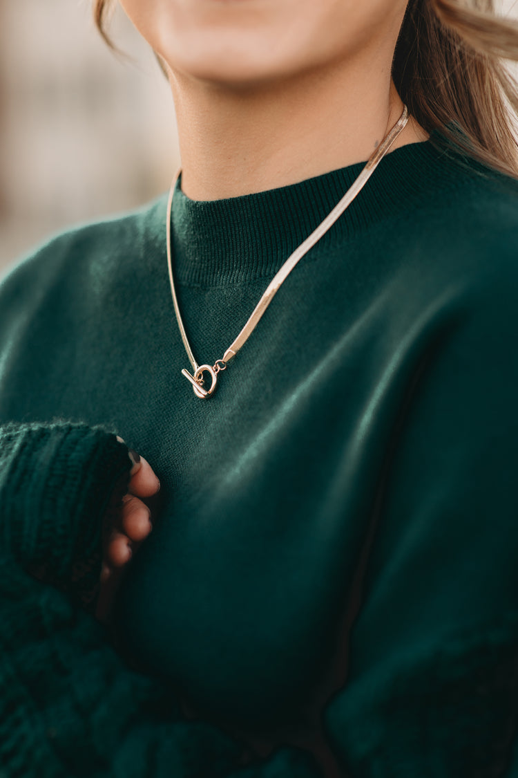 Snake Chain Toggle Necklace in Gold