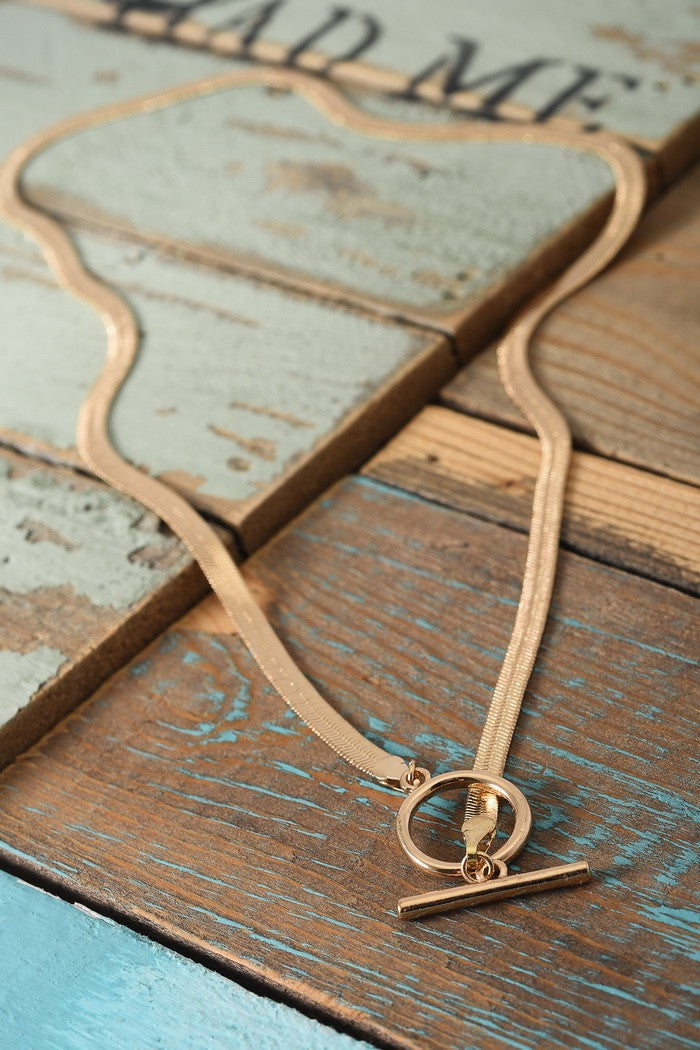 Snake Chain Toggle Necklace in Gold